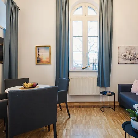 Altstadt-studios Neuer Markt 슈트랄준트